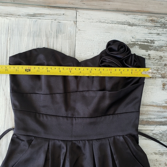 Strapless satin mini dress - Picture 4 of 6